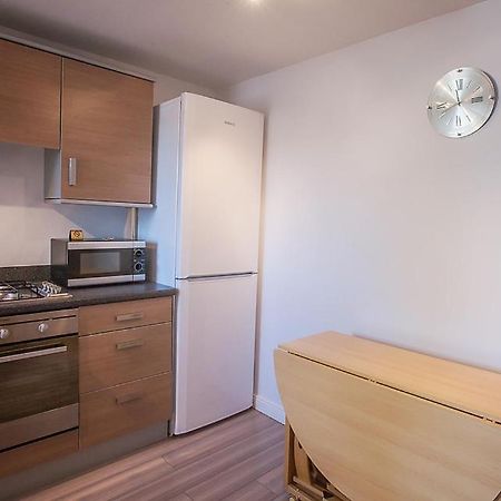 2 Bed Blackburn Village Apt With Wifi & Parking 阿伯丁 外观 照片